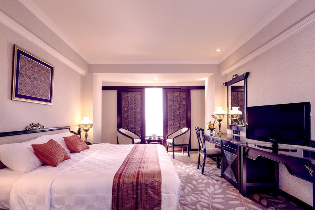 Garden Palace Hotel Surabaya Room photo